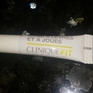 CliniqueFIT Lip + Cheek Flush